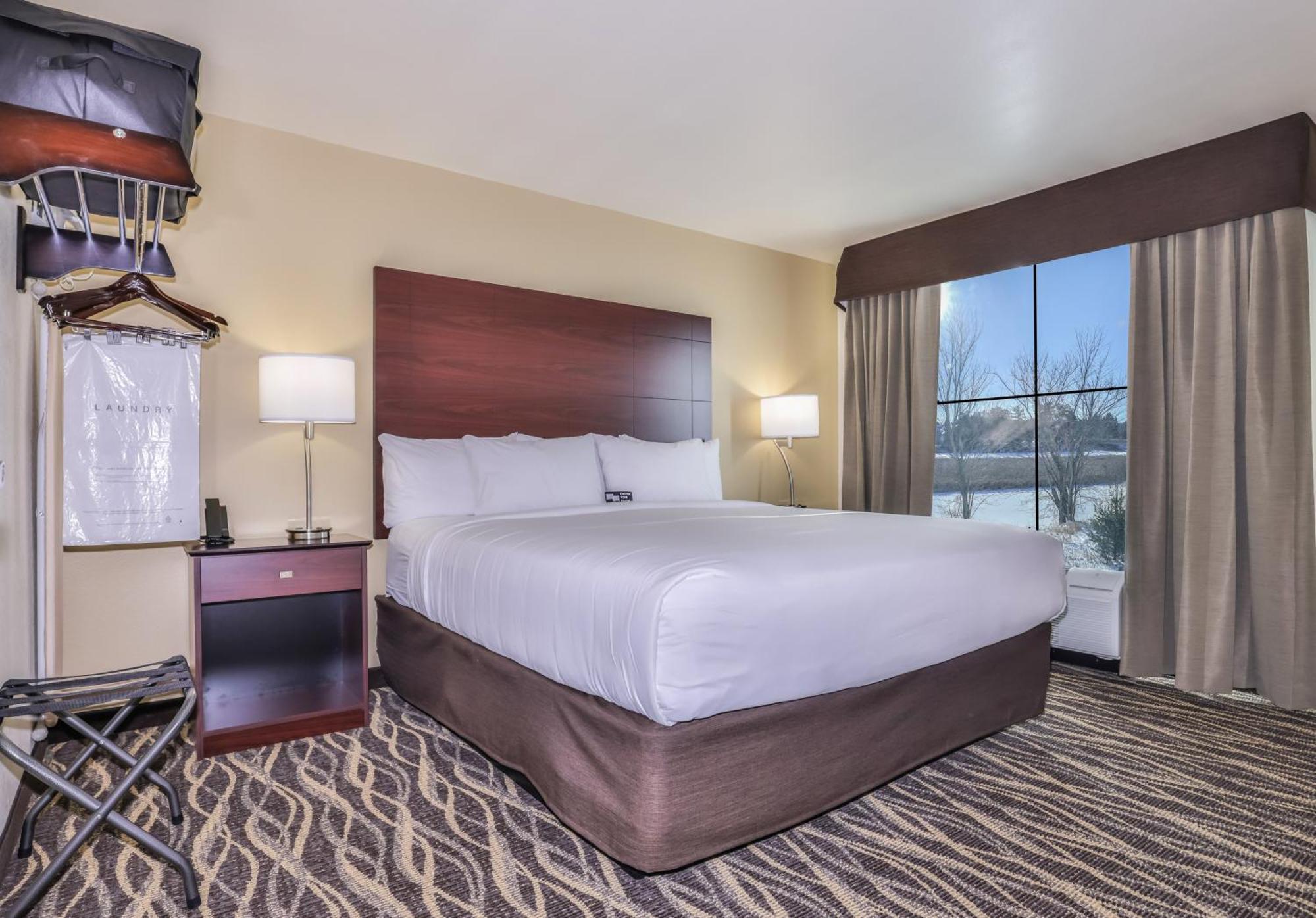 Cobblestone Hotel & Suites - Rhinelander Екстериор снимка
