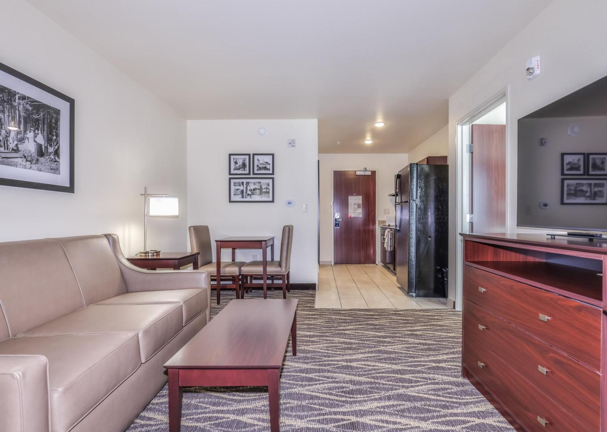 Cobblestone Hotel & Suites - Rhinelander Екстериор снимка