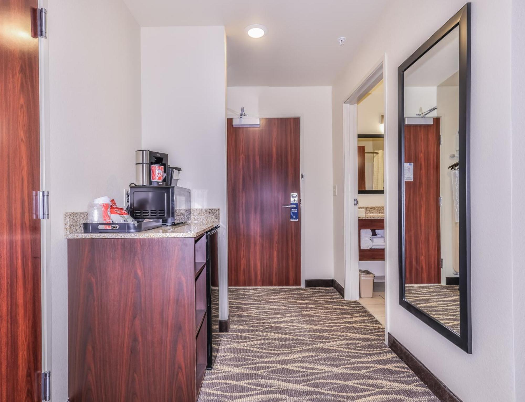 Cobblestone Hotel & Suites - Rhinelander Екстериор снимка