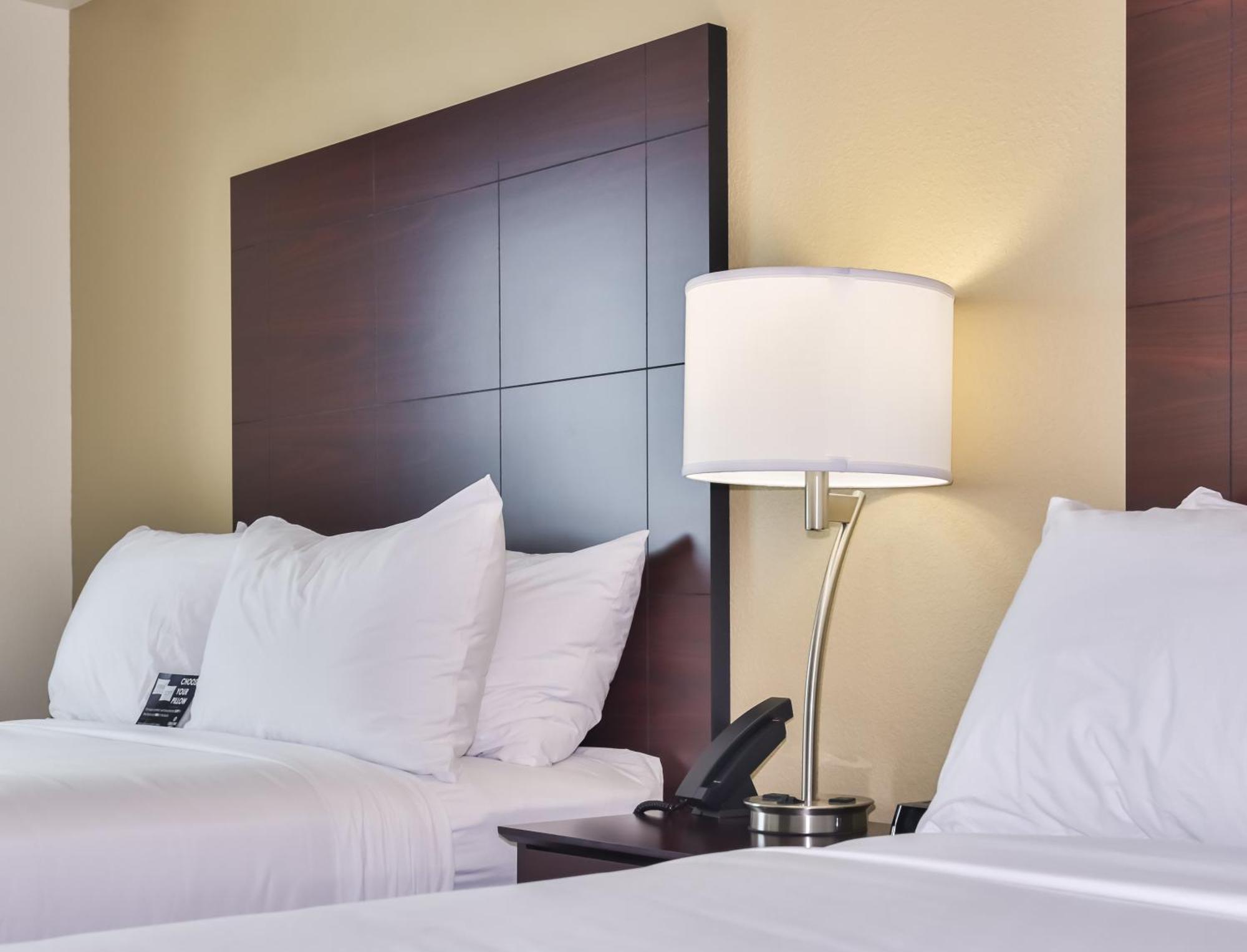 Cobblestone Hotel & Suites - Rhinelander Екстериор снимка