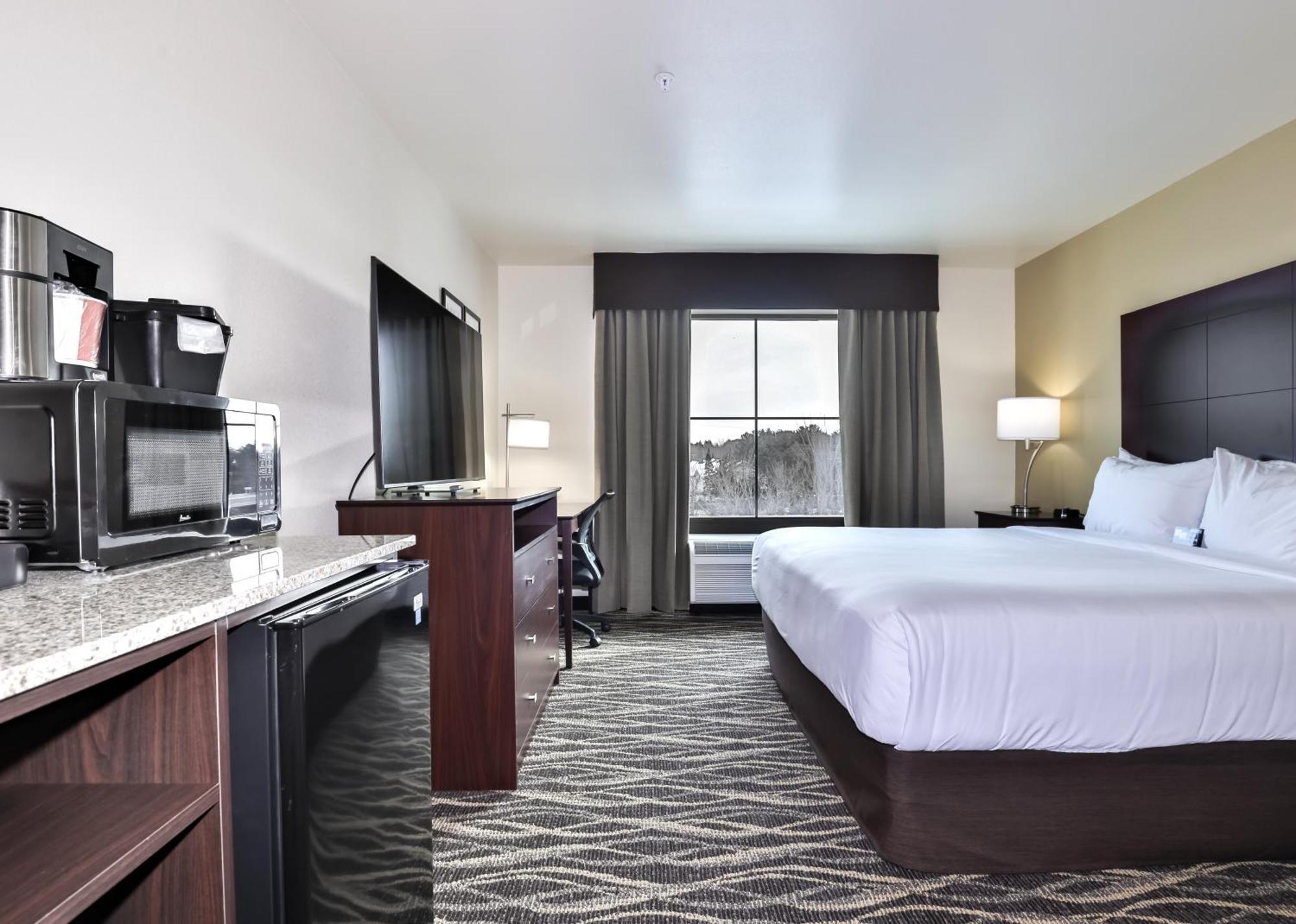Cobblestone Hotel & Suites - Rhinelander Екстериор снимка