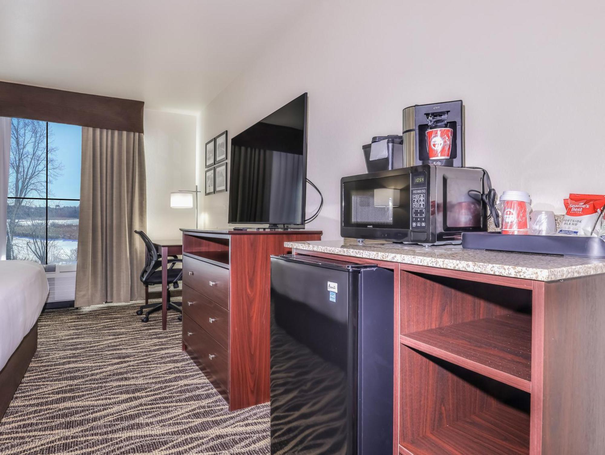 Cobblestone Hotel & Suites - Rhinelander Екстериор снимка