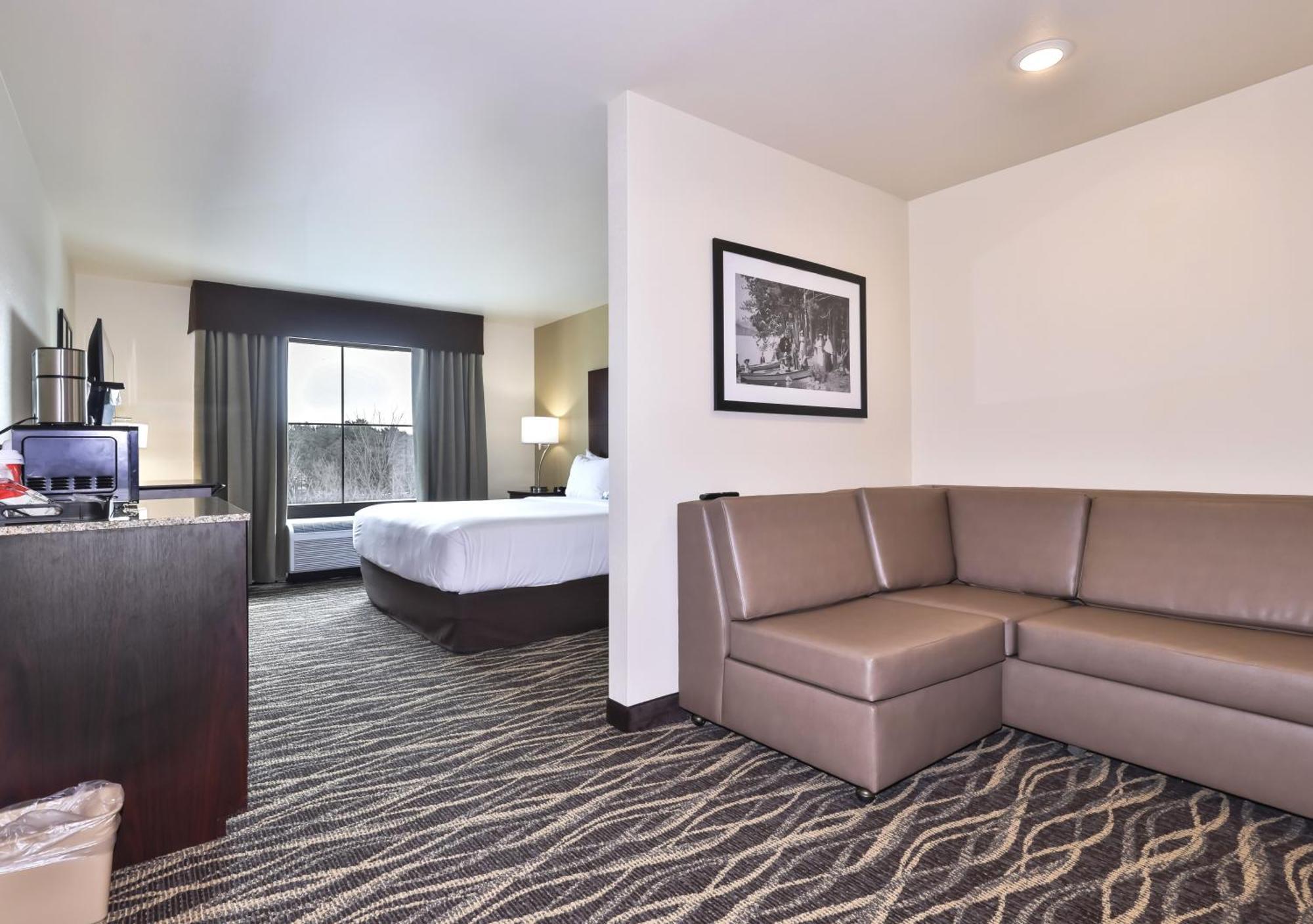 Cobblestone Hotel & Suites - Rhinelander Екстериор снимка