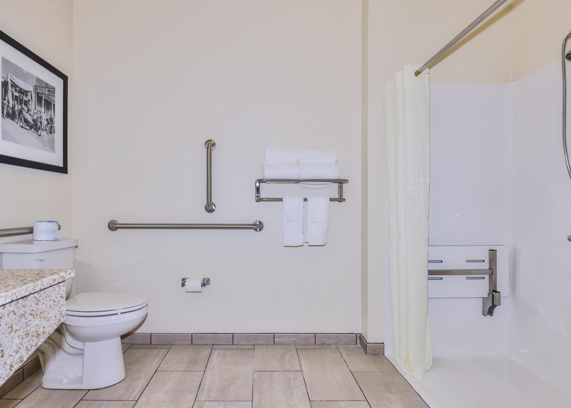 Cobblestone Hotel & Suites - Rhinelander Екстериор снимка