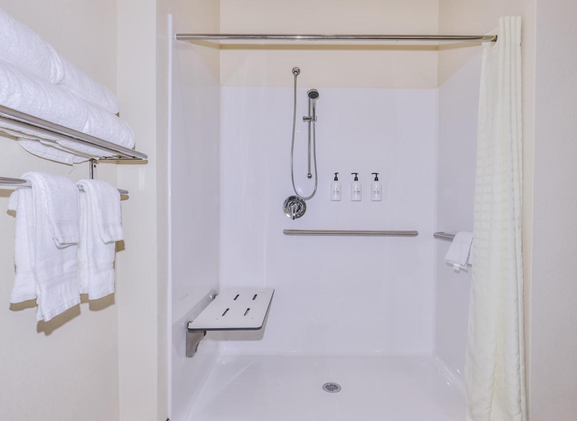Cobblestone Hotel & Suites - Rhinelander Екстериор снимка