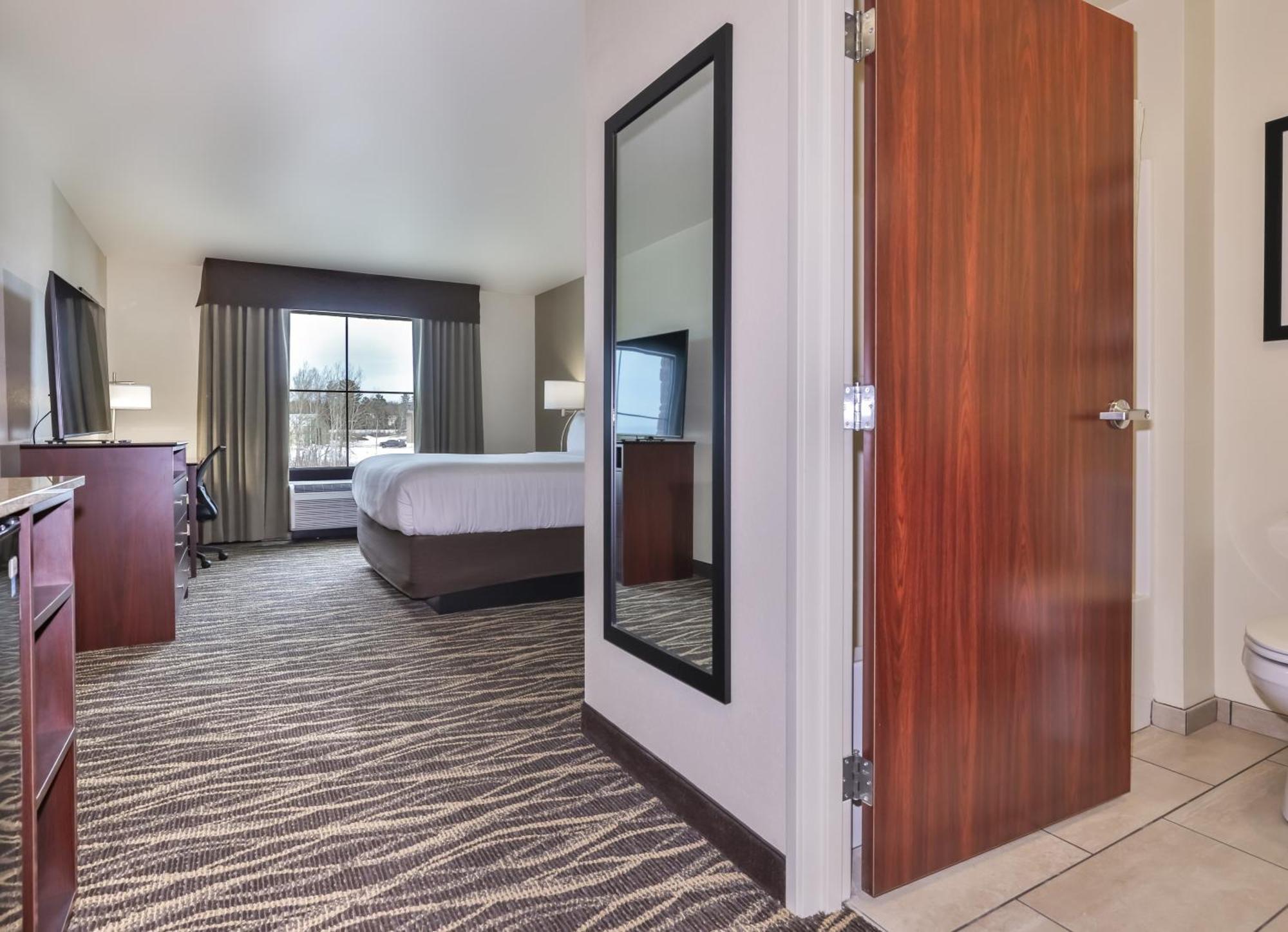 Cobblestone Hotel & Suites - Rhinelander Екстериор снимка