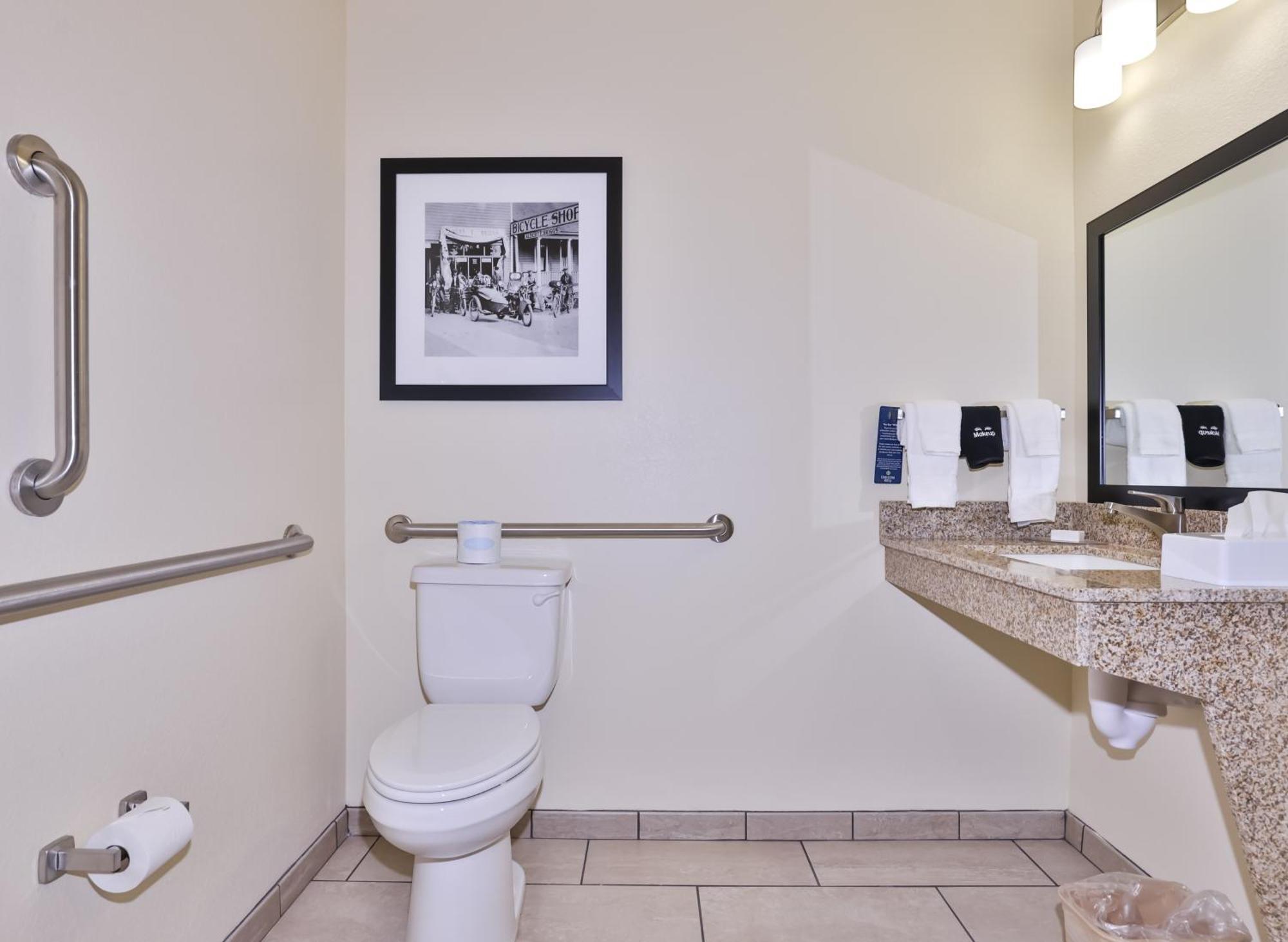 Cobblestone Hotel & Suites - Rhinelander Екстериор снимка