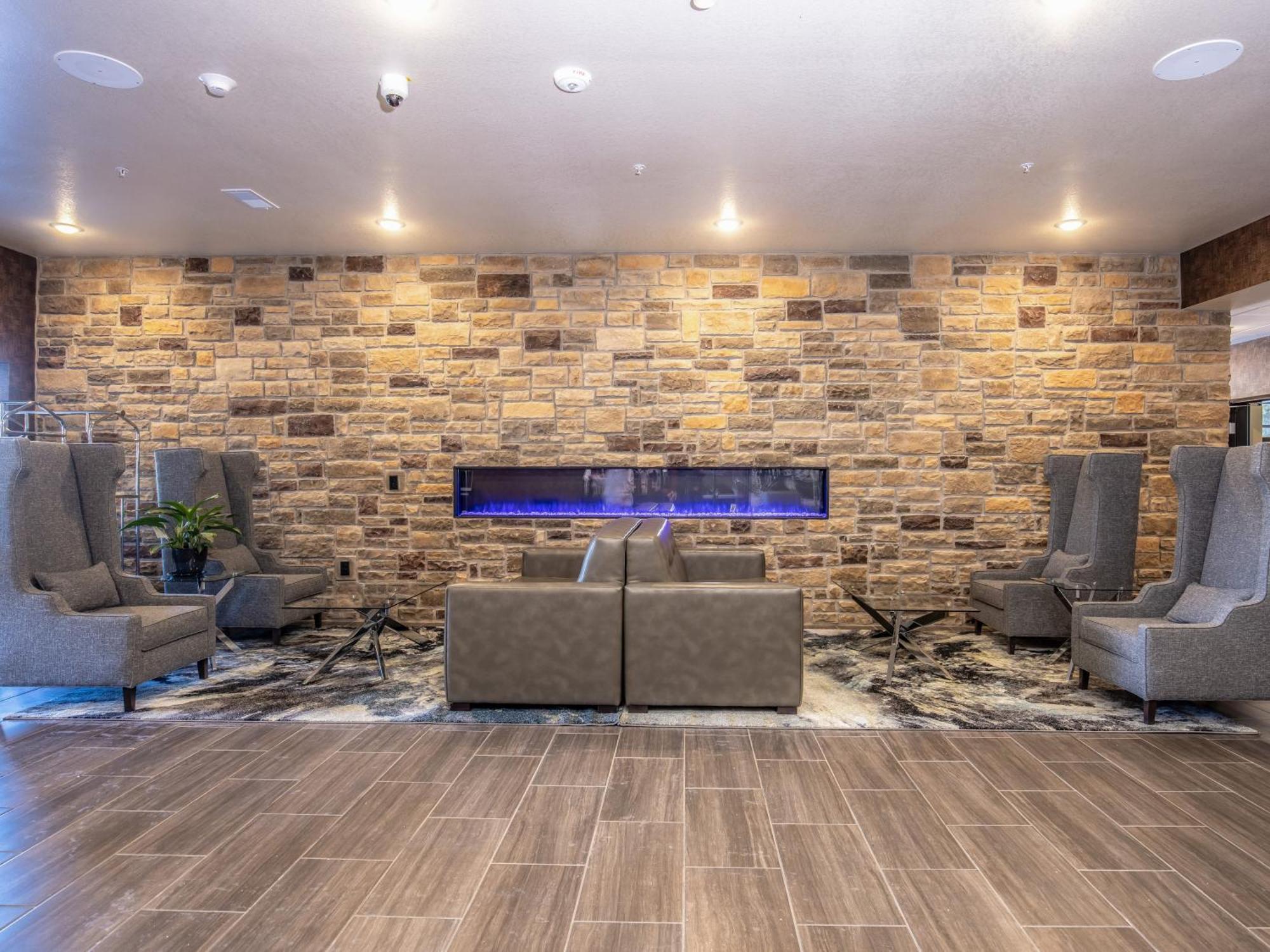 Cobblestone Hotel & Suites - Rhinelander Екстериор снимка