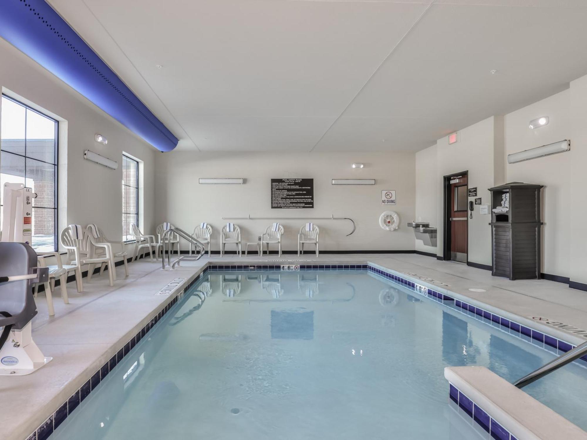 Cobblestone Hotel & Suites - Rhinelander Екстериор снимка