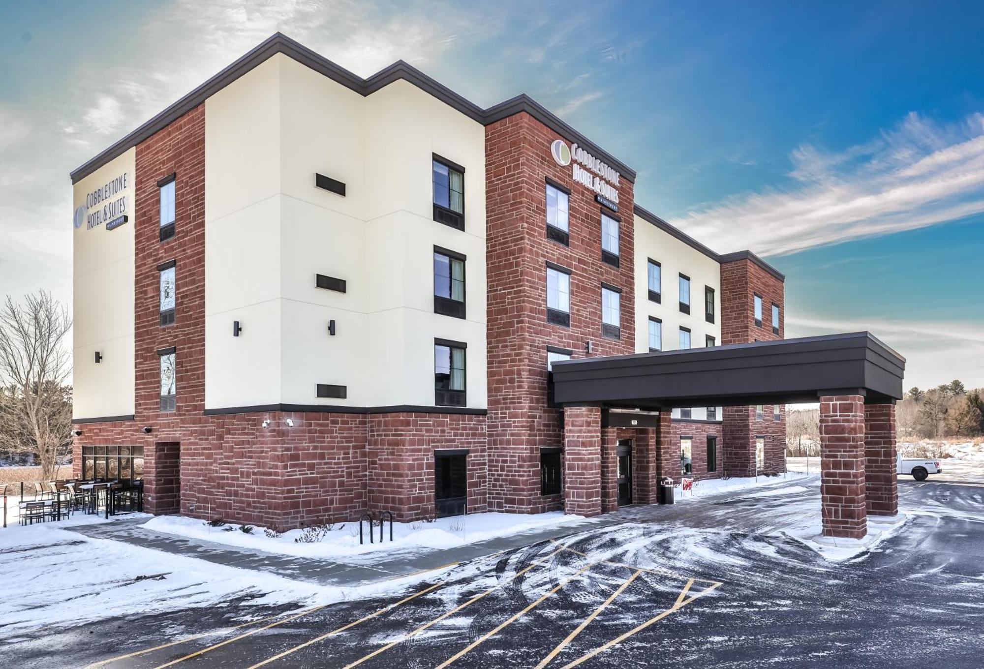 Cobblestone Hotel & Suites - Rhinelander Екстериор снимка